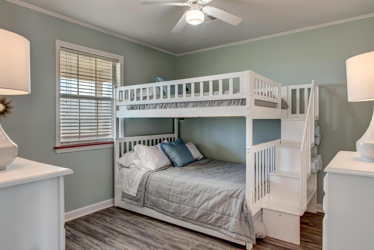 Saltaire - Pet Friendly! Amazing Wrap Around Porch - Steps From The Bay And A Short Walk To The Gulf Home Dauphin Island Exterior foto